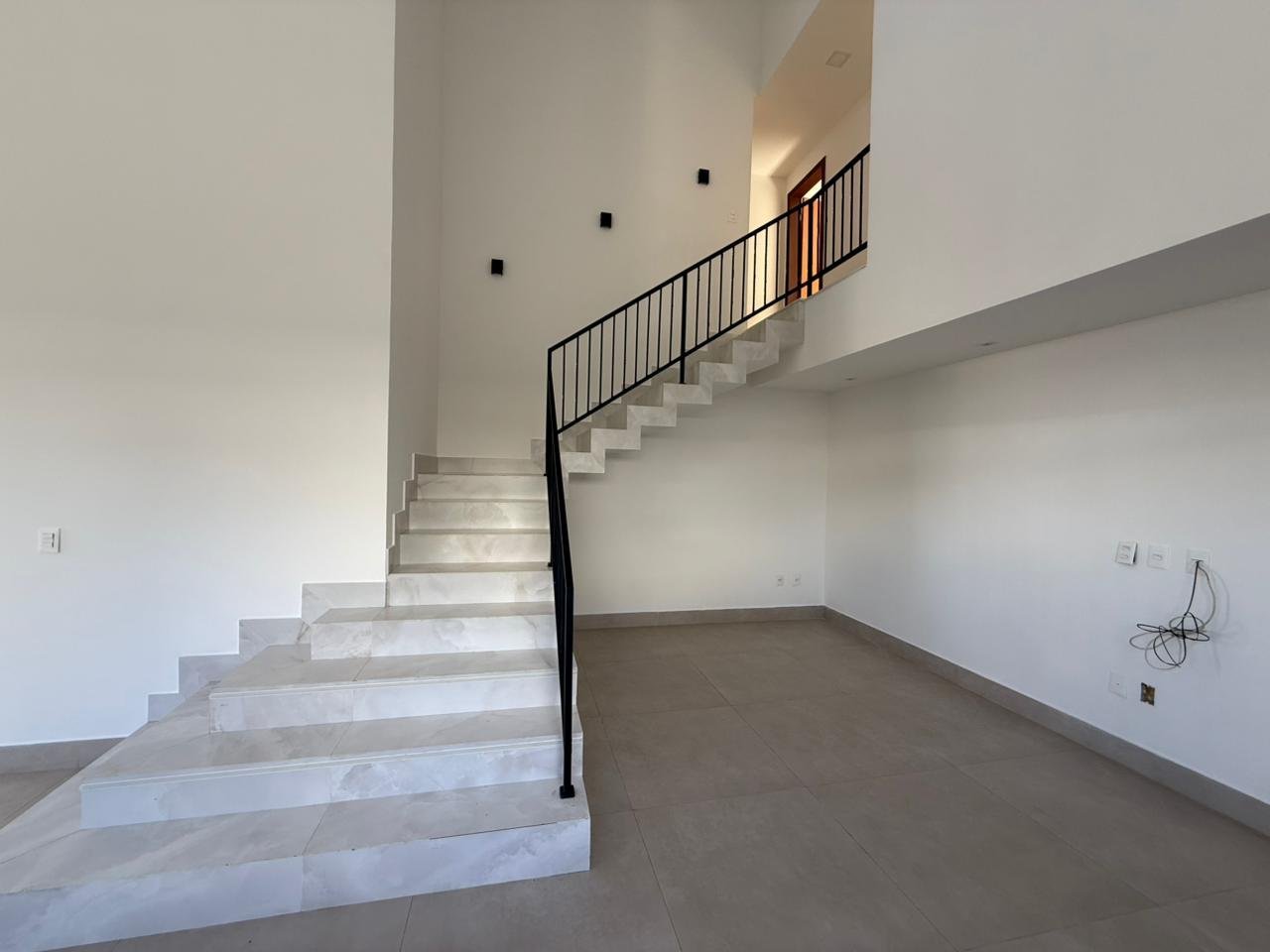 Casa Alto Padrão no Condomínio Arvoredo Castanheira